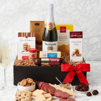 Sparkling Cider & Snacks Gift Box